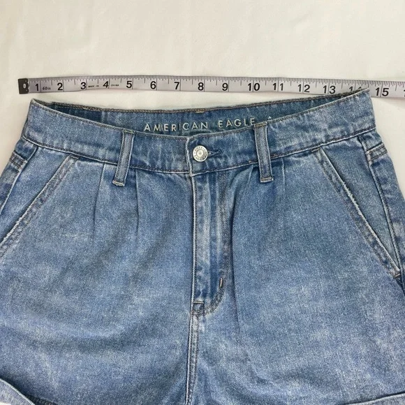 American Eagle Mom Shorts Rolled Cuff Pleated High Rise Denim Size 4 - Picture 7 of 9